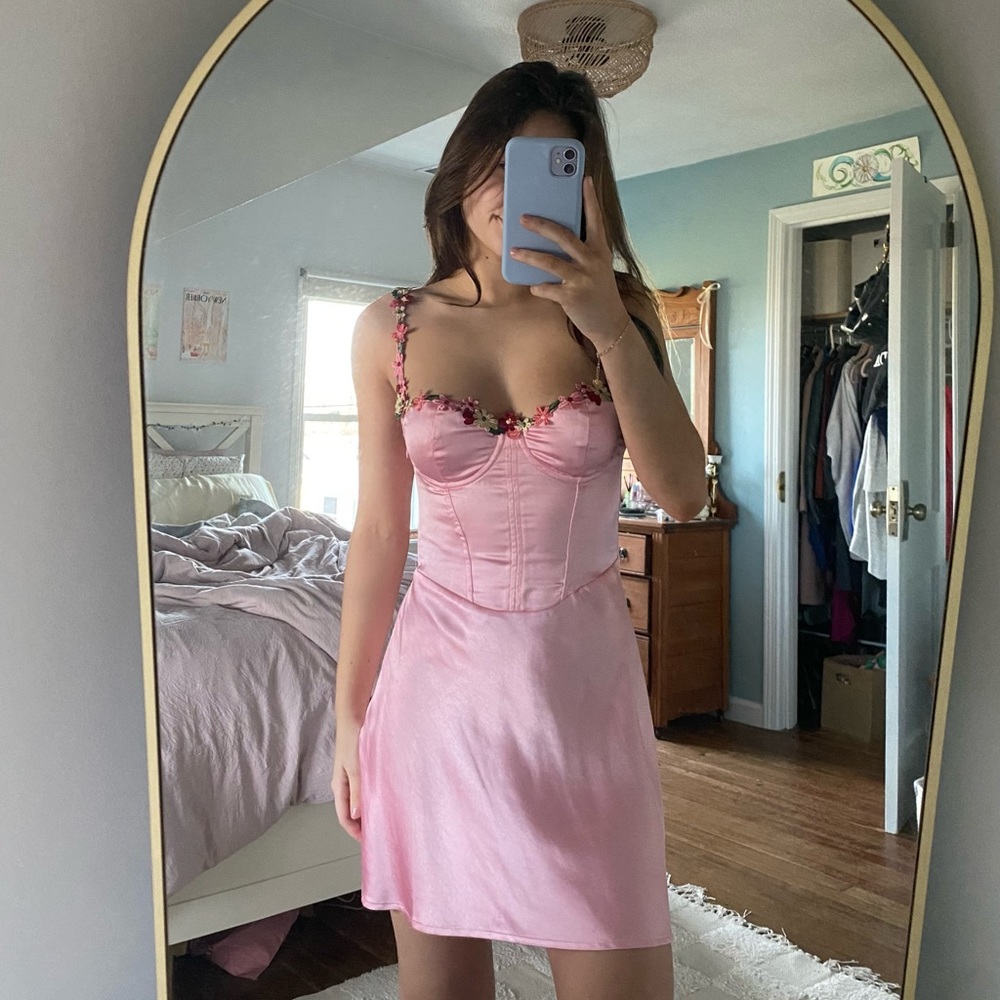 white fox boutique pink/floral mini dress🎀